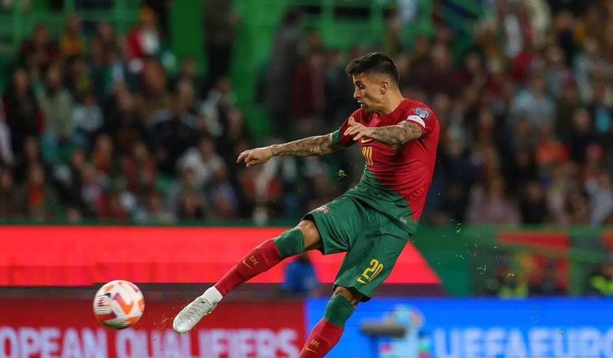 Según prensa española, el portugués Joao Cancelo será nuevo jugador del Barcelona, llegará procedente del Manchester City.