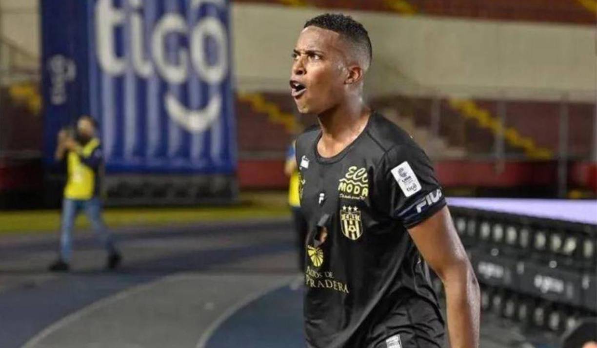 ”La tarde del domingo Gilberto estaba reunido con sus amigos en la provincia de Colón”, comenzaron relatano sobre lo ocurrido con el futbolista panameño. 