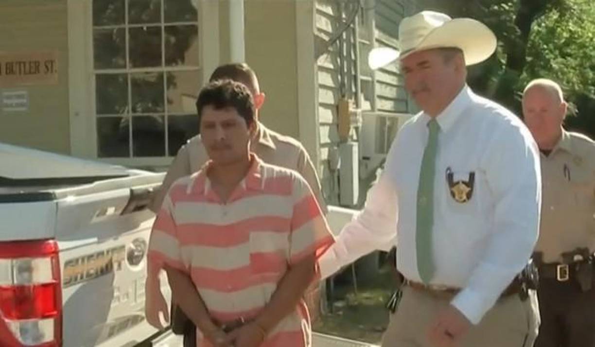 La defensa de Francisco Oropesa reconoció que lo más probable es que se reconsidere la acusación contra él por la masacre de cinco de sus vecinos en Cleveland (Texas) y se le acuse de asesinato con agravantes, lo que le llevaría a enfrentarse a la pena de muerte en caso de ser declarado culpable.