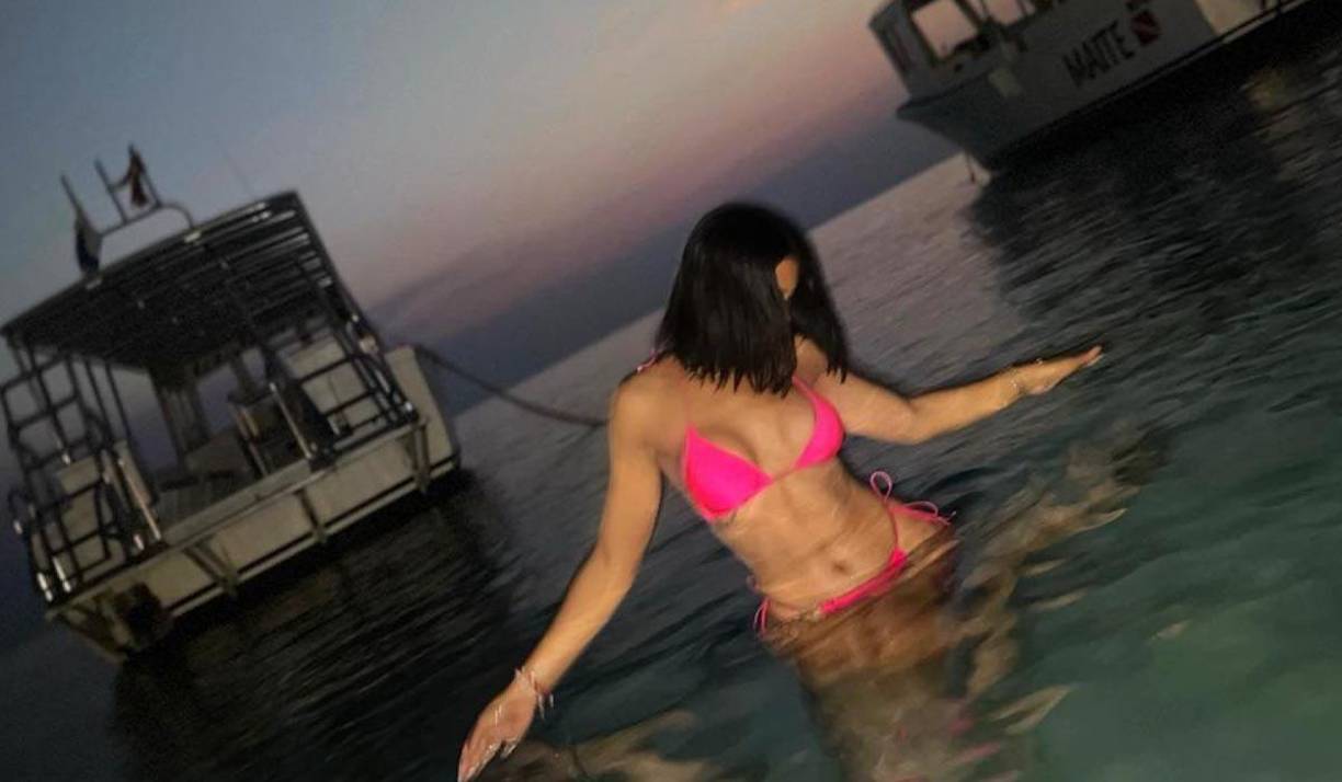 Shanee Mclaughlin en unos de los viajes que realizó con Romell Quioto.