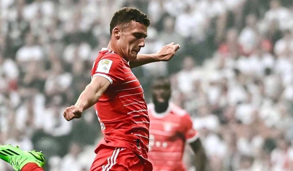 El Manchester United está en negociaciones con el lateral francés Benjamin Pavard. El galo no seguiría en las filas del Bayern Múnich .