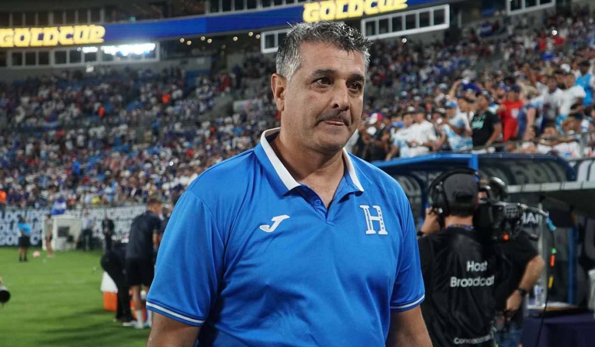 Diego Vázquez está en el ojo del huracán luego de la eliminación de Honduras en fase de grupos de la Copa Oro 2023. A eso se le agrega las polémicas declaraciones que brindó al conocer que México perdió ante Qatar en un resultado que terminó provocando el adiós de la Bicolor de la competencia.