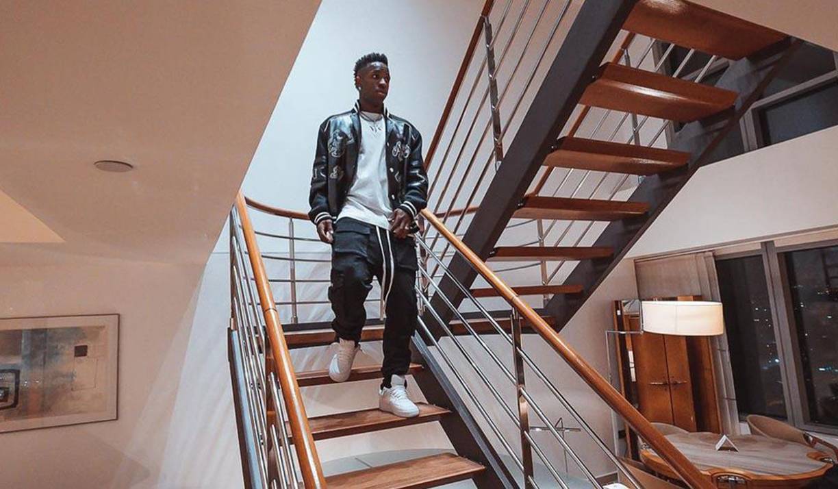 Hasta el día de hoy no se ha referido al tema a pesar de los intentos de la prensa brasileña de contactarlo para dar explicaciones.