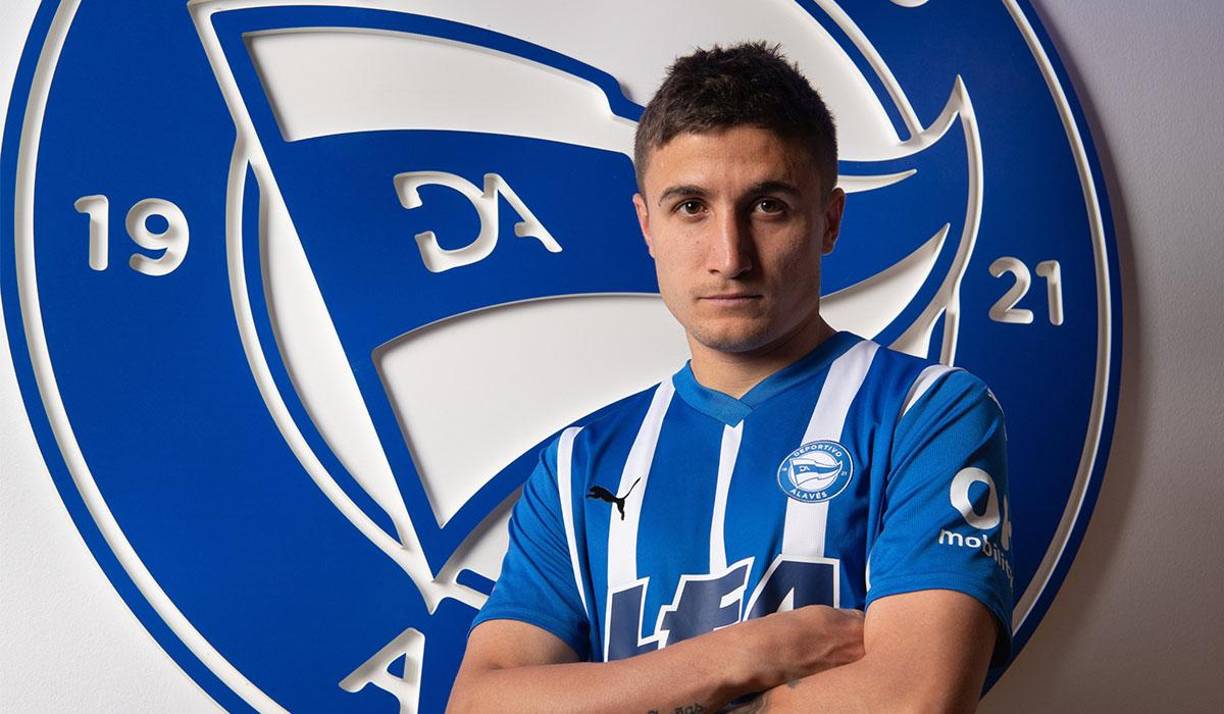 El Deportivo Alavés ha fichado al lateral derecho argentino Nahuel Tenaglia. Firma hasta junio de 2027.