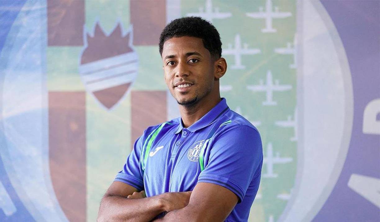 El delantero hondureño Antony Choco Lozano fue presentado como nuevo jugador del Getafe de España, llega procedente del Cádiz.