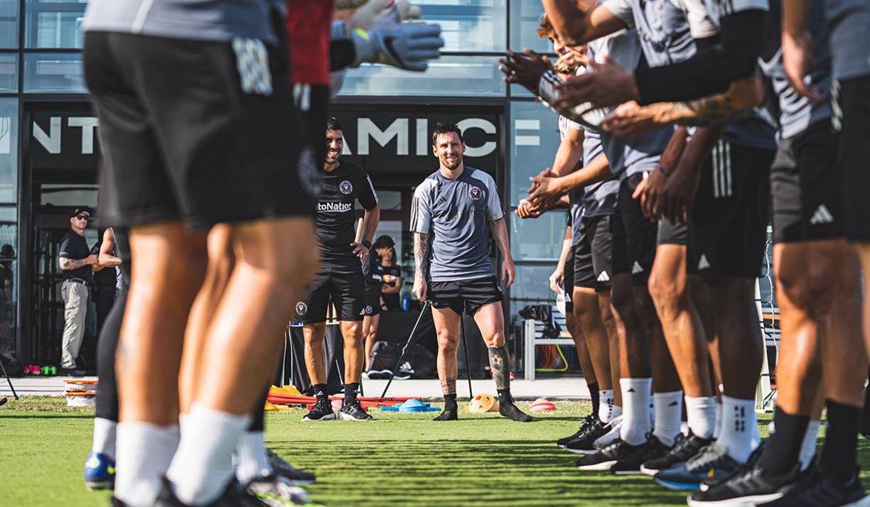 Los jugadores del Inter Miami le dieron la bienvenida a Lionel Messi. 