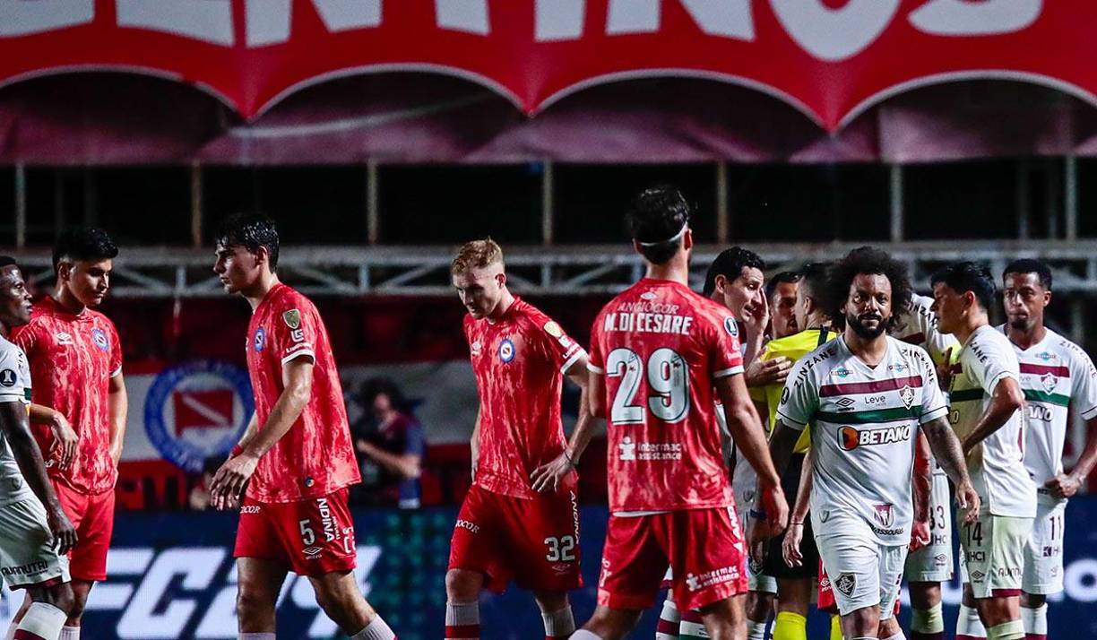 <b>Marcelo dejó el terreno de juego y se acercó al vestuario local para chequear el estado de Sánchez, con quien intercambió números de teléfono para estar en contacto antes de que fuera trasladado a un hospital para someterse a estudios y determinar la gravedad de la lesión.</b>