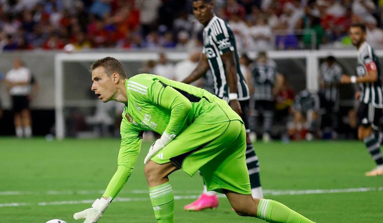 Según Diario Marca, el Real Madrid ha puesto en venta al portero Lunin. El club blanco espera unos 8 millones de euros por el cancerbero.