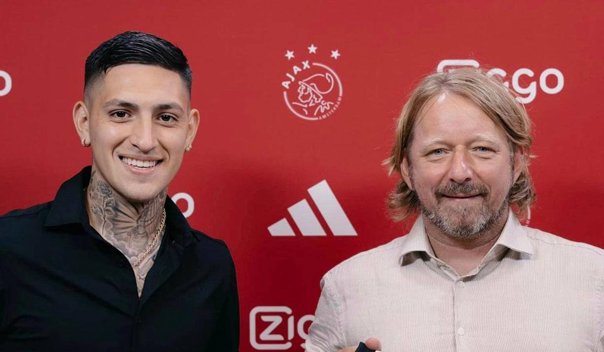 El Ajax ha fichado al lateral izquierdo argentino Gastón Ávila (izquierda) por 12.500.000 € + 1,9M€ bonus. Firma hasta junio de 2028.