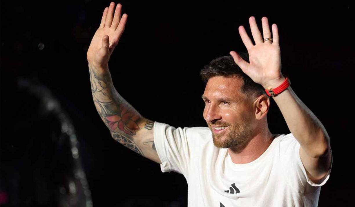 <b>Messi</b>, ganador de siete Balones de Oro, cuatro Ligas de Campeones con el Barcelona y el Mundial de 2022 con Argentina, jugará a partir de ahora para un equipo sin ningún logro destacado en la MLS y que ocupa la última plaza del actual campeonato.
