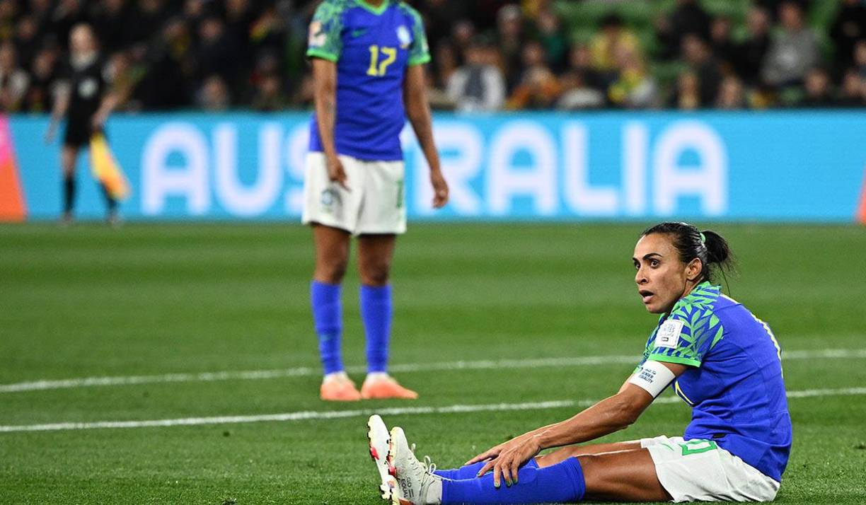 Fue una despedida agridulce para la legendaria atacante Marta, titular ante <b>Jamaica</b>, quien se fue dolida por quedar fuera anticipadamente del Mundial.