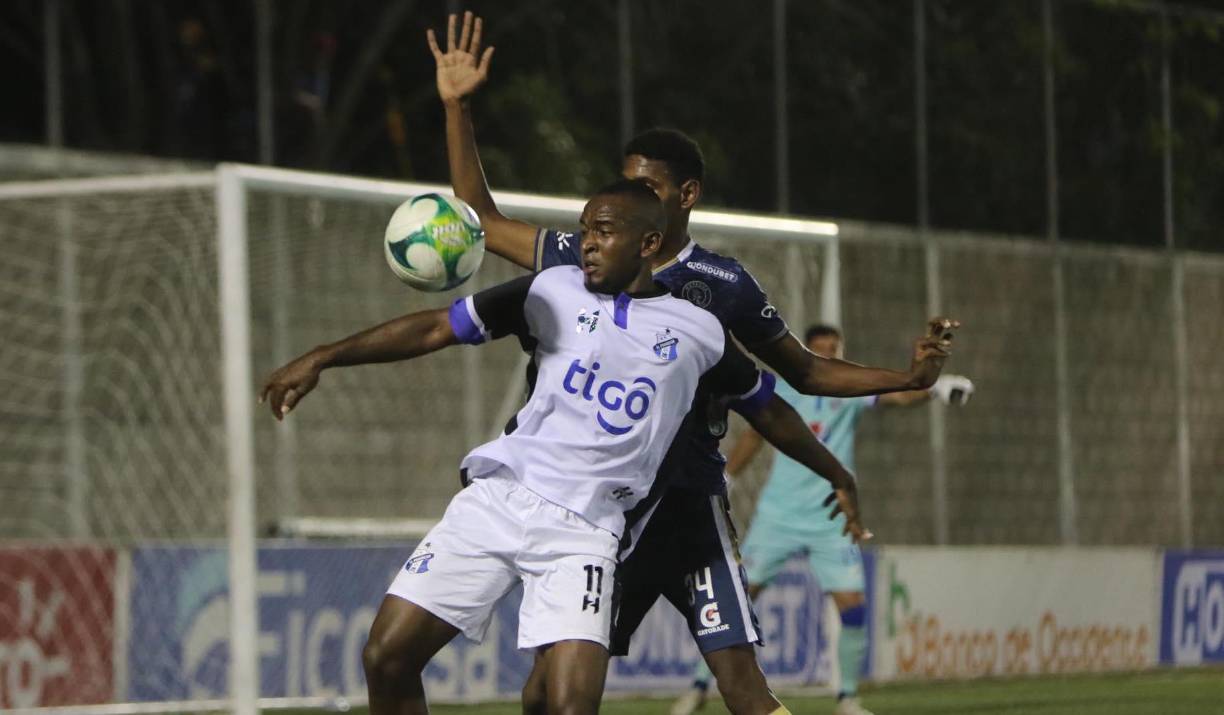 Pero llegó la hora del duelo, Honduras Progreso perdonó al Motagua durante los primeros minutos del encuentro.