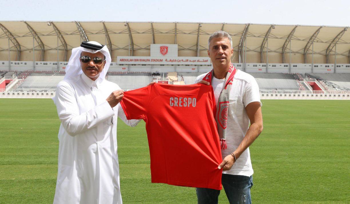 El exdelantero argentino Hernán Crespo fue presentado como nuevo entrenador de Al Duhail, de Qatar. Llega en reemplazo del portugués Luis Castro, que firmó con Botafogo de Brasil.