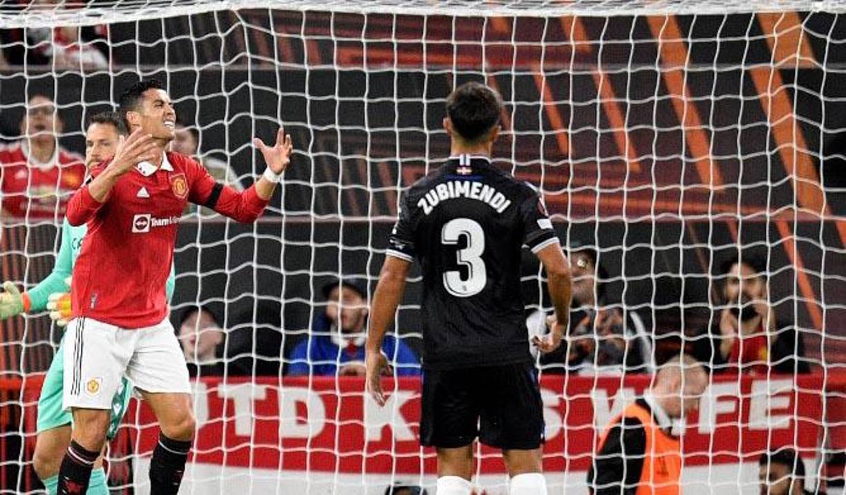 CR7 reaccionó molesto al ver como se le invalidó el gol por fuera de juego. La cuarteta arbitral estuvo en lo correcto con la decisión.