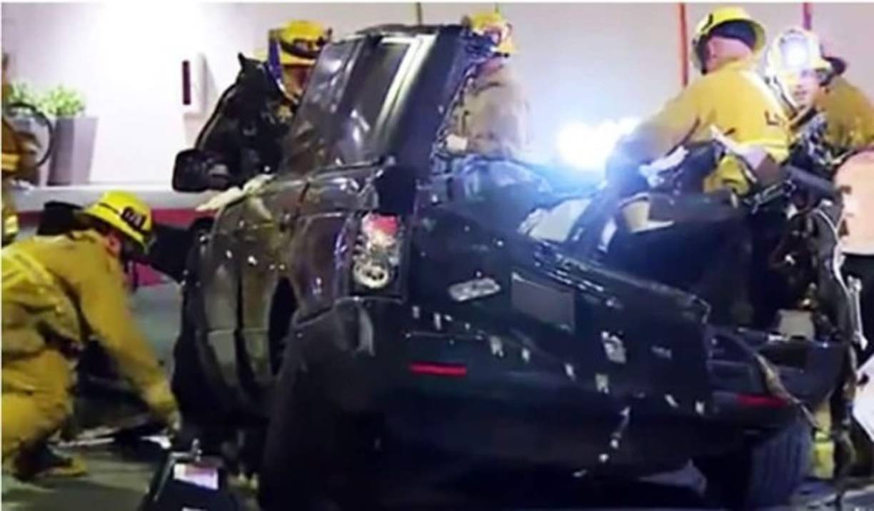 Rasual Butler perdió el control de su Range Rover, que golpeó tres parquímetros y chocó contra una pared antes de voltearse dos veces.