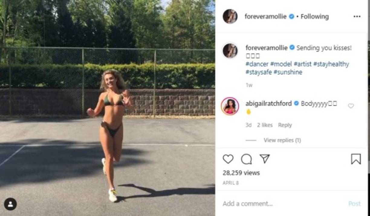 En las imágenes, que comparte con sus casi 70 mil seguidores en la esfera virtual, Gould presume su excelente estado físico.