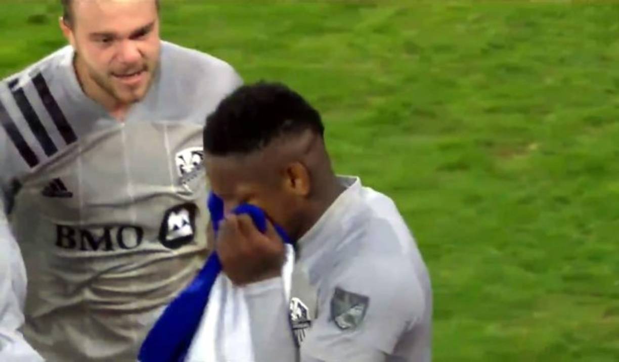 Romell Quioto pidió la bandera de Honduras para celebrar el gol y se emocionó. El delantero le dedicó el gol al pueblo catracho que ha vivido unos terribles días por el paso de la depresión tropical Eta.