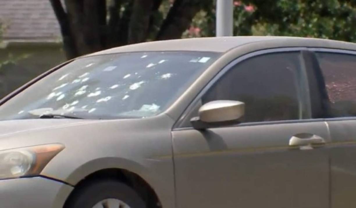 La familia de Duncan se mostró consternada cuando llegaron a la escena del crimen con la esperanza de obtener más información.