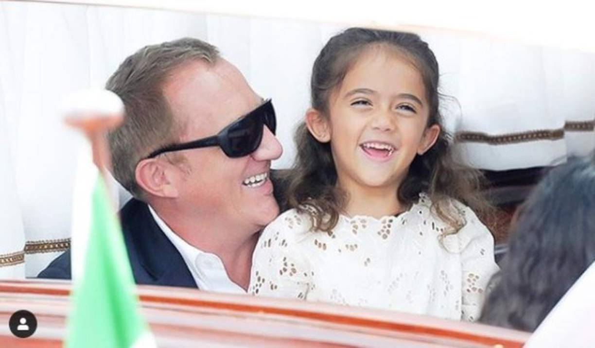 La pequeña de raíces mexicanas ha crecido en París, pero su madre se ha encargado de realizar en casa las tradiciones que caracterizan a su país como el pan de Muertos. <br/><br/>“Cada año tenemos nuestra celebración del Día de Muertos. Yo aprendí a hacer pan de muerto en París. Me ha influido mucho, me hace sentir cerca de mi familia. Te da seguridad, te da raíces”, dijo Salma.