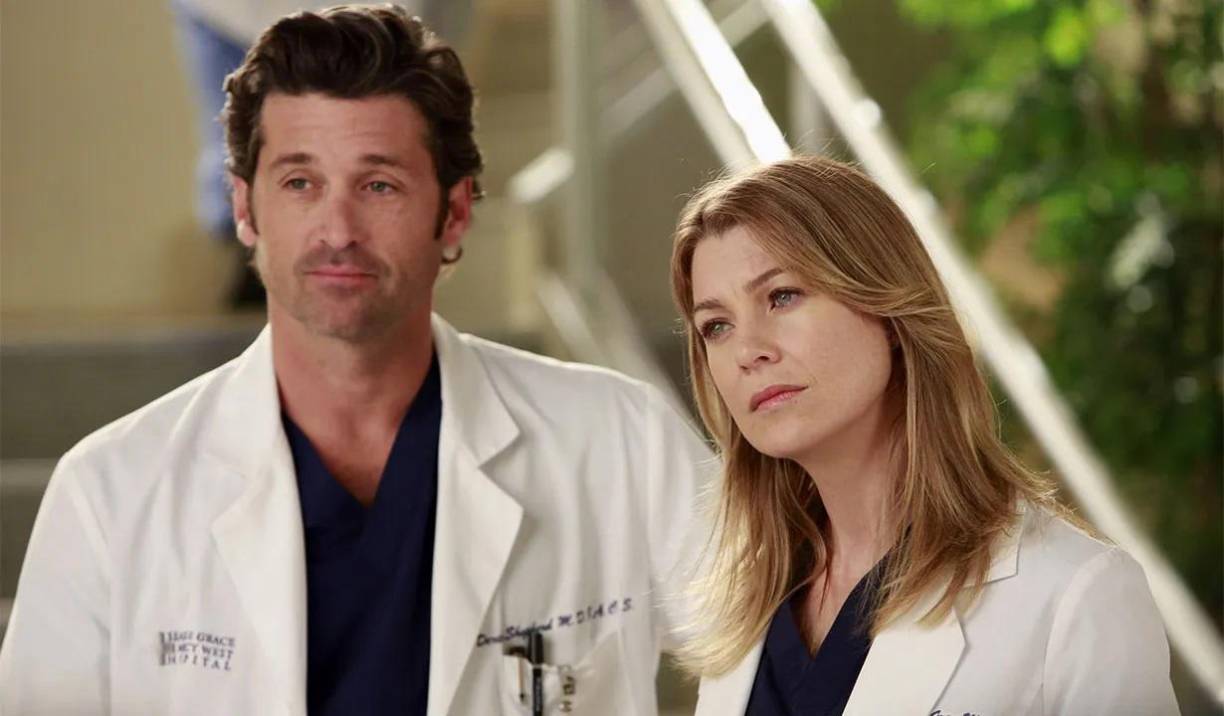  La influencia de la serie se extiende más allá de la pantalla.Inspiró proyectos spin-off como Private Practice y Estación 19 y fue adaptado en varios países.También influyó en la representación de la medicina en la cultura popular, al igual que la comedia Los Simpson.