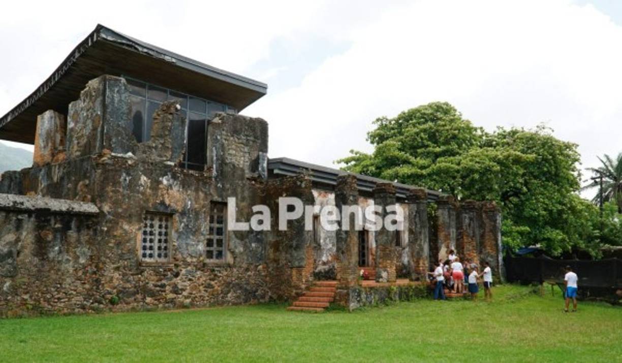 Se ignora la fecha exacta de la construcción de la Fortaleza de Santa Bárbara, pero se cree que su edificación data de 1550.<br/><br/>Su nombre fue dado en honor a la Virgen de Santa Bárbara, Patrona de los Artilleros.<br/>