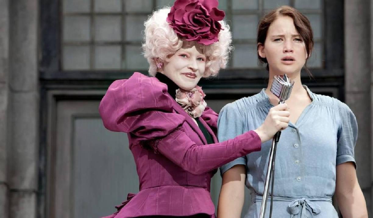 La película inicial de 2012, Los Juegos del Hambre, recolectó 694.4 millones de dólares internacionalmente y otros 408.01 millones en Estados Unidos, situando la cifra final en 1.102.41 dólares.