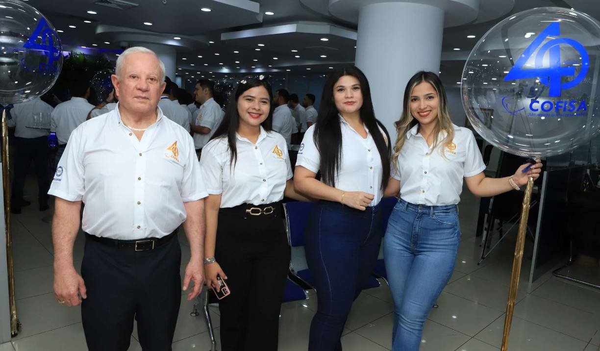 Compañia Financiera S. A. (Cofisa), celebró en su oficina principal, ubicada en Barrio Guamilito, el cuarenta aniversario. Sus colaboradores y su junta directiva presidida por el empresario sampedrano Roger Valladares, compartieron en fraternidad de una celebración histórica, que marca una de las transformaciones empresariales más eficientes.