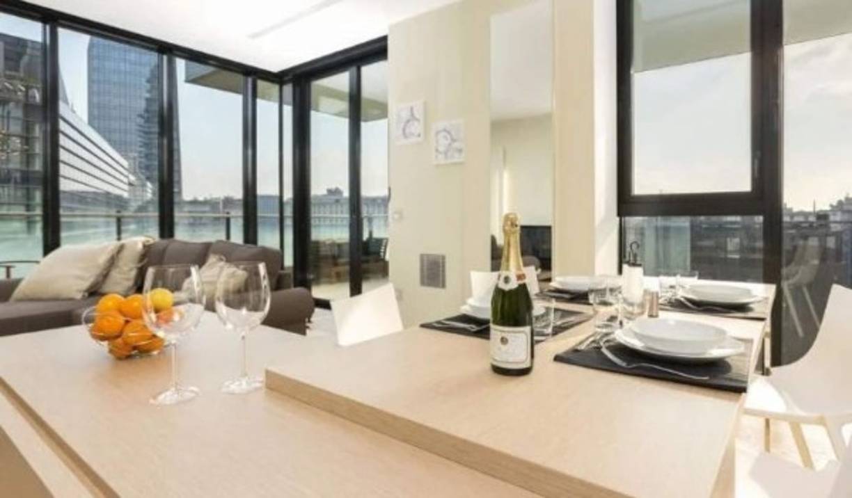 Esta torre, que cuenta con apartamentos de 2 y 3 plantas, tiene una gran exposición a la luz natural y cuentan con una máxima funcionalidad