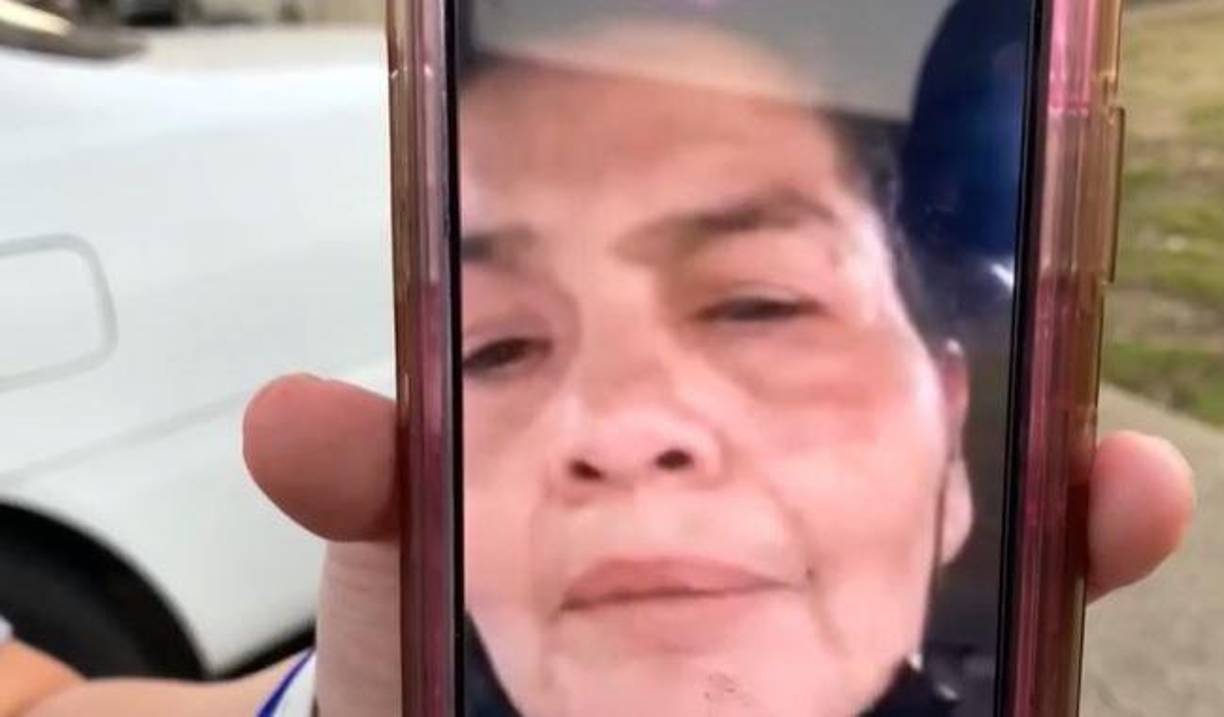 La madre de la hondureña conversó por vídeo llamada con la cadena Telemundo y comentó que necesita donaciones para repatriar a su hija y sepultarla en Monjaras, Choluteca, al sur de Honduras.