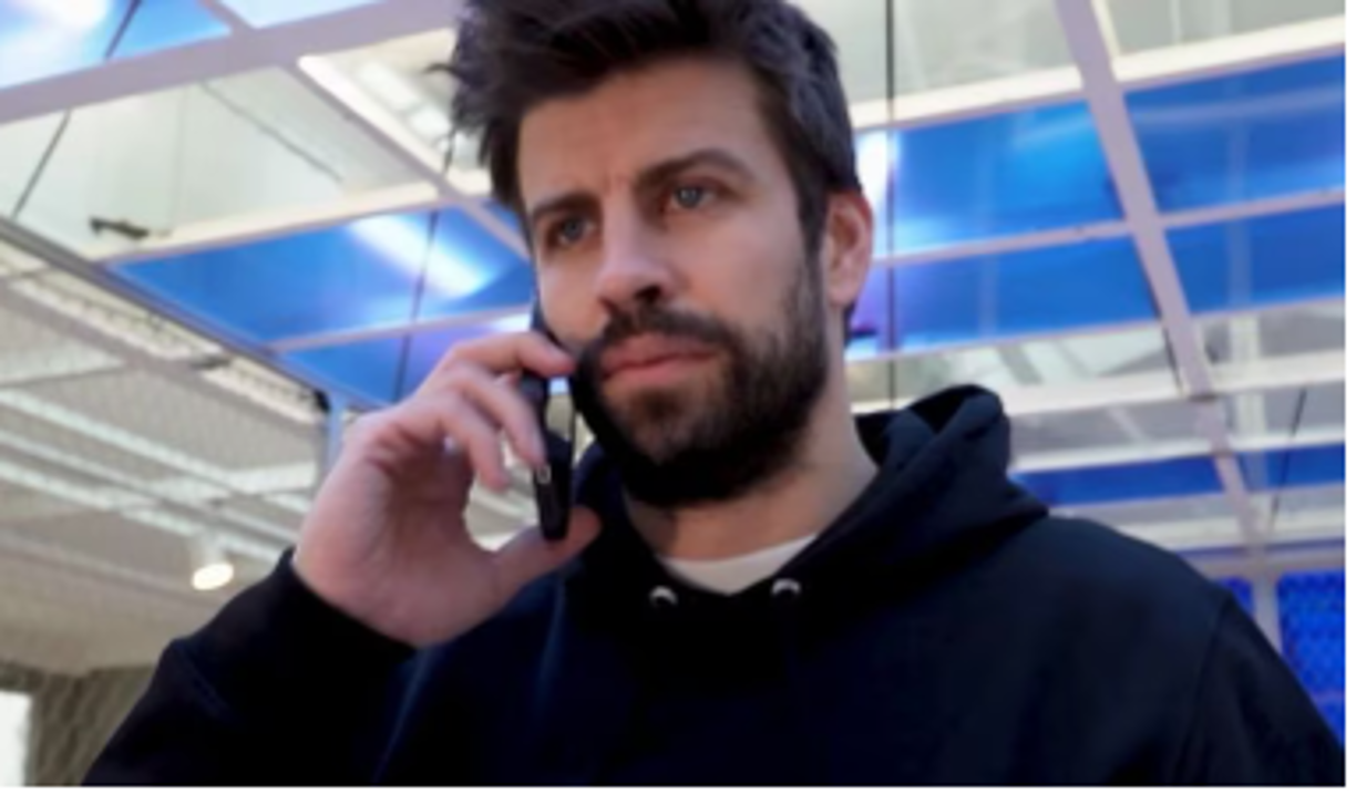 “Pero, ¿ves revistas de moda para actualizarte o no? No, no. Por curiosidad, o sea, ¿ves lo que está de moda?”, surgió en en un diálogo con Ibai Llanos en Twitch.