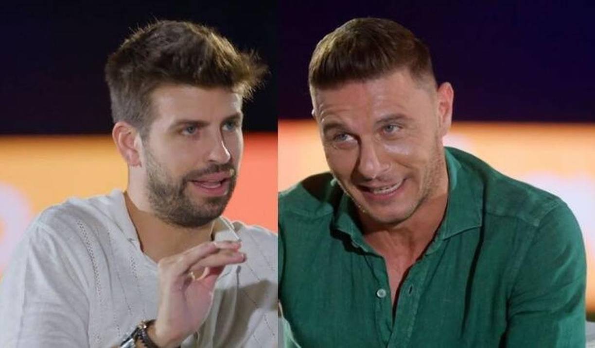 Y es que el entrevistador era Joaquín Sánchez, exfutbolista español del Betis con el que Piqué se lleva muy bien.