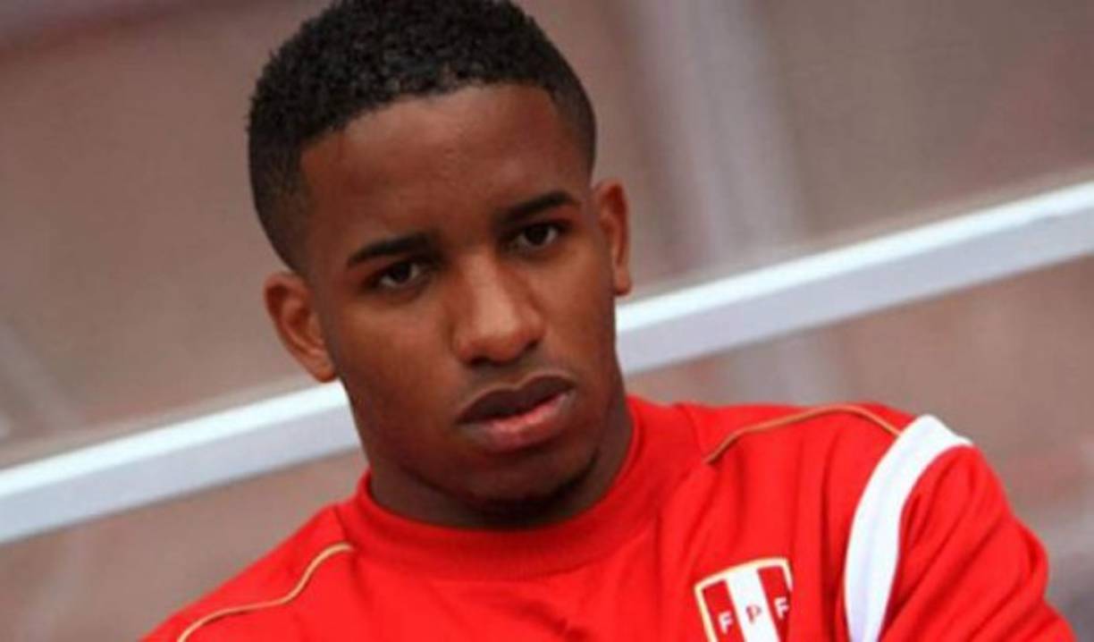 Jefferson Farfán (Perú). En eliminatoria mundialista, el jugador no pudo estar presente en el compromiso frente a Uruguay. Luego envió una foto explicando que había tenido una reacción alérgica a un medicamento, pero no todos los medios locales coincidieron.