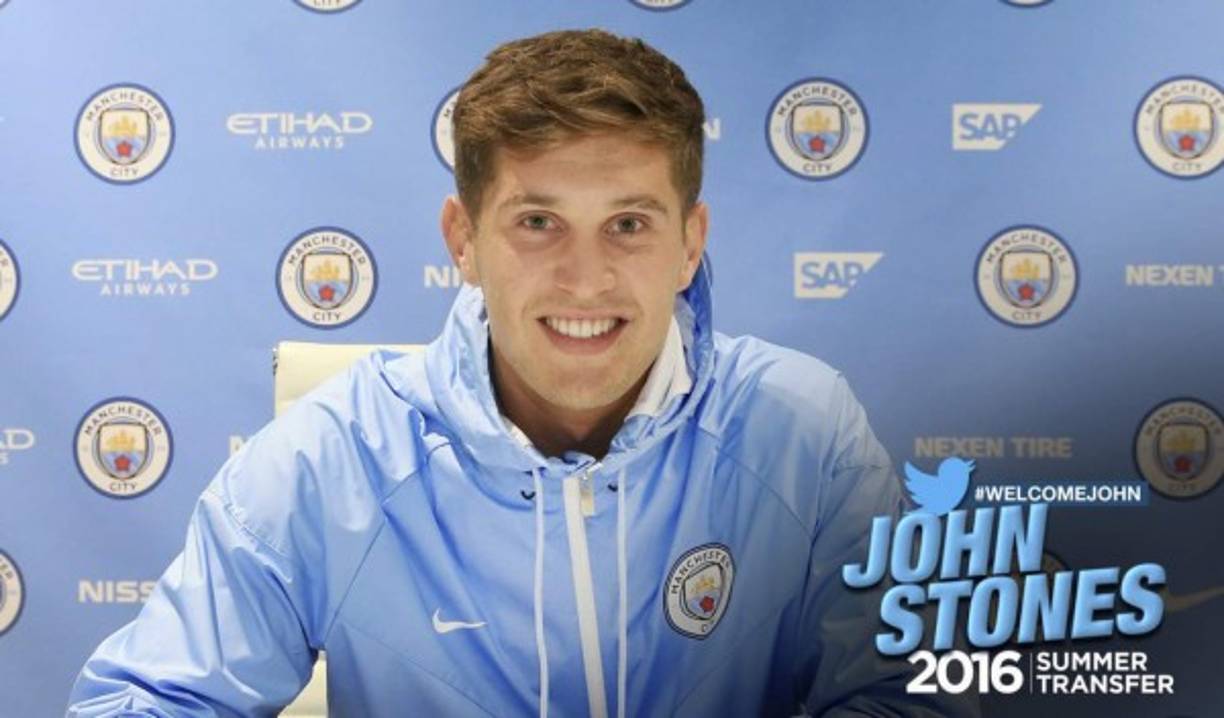 John Stones, nuevo jugador del Manchester City. El defensa central inglés llega procedente del Everton y se suma al equipo dirigido por Pep Guardiola. Firma hasta 2022, lo quería el Barcelona.