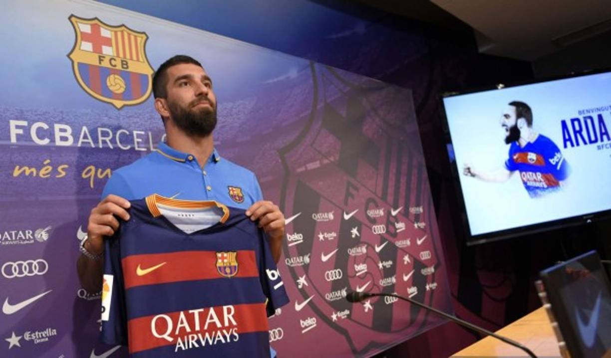 El turco Arda Turan ha sido presentado como nuevo jugador del FC Barcelona.