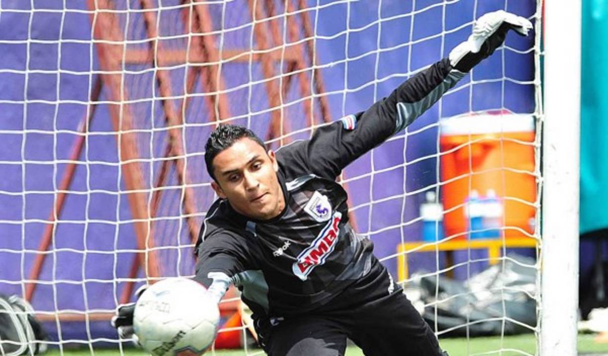 Keylor Navas debutó profesionalmente en la Liga de Costa Rica con el Saprissa en 2005.