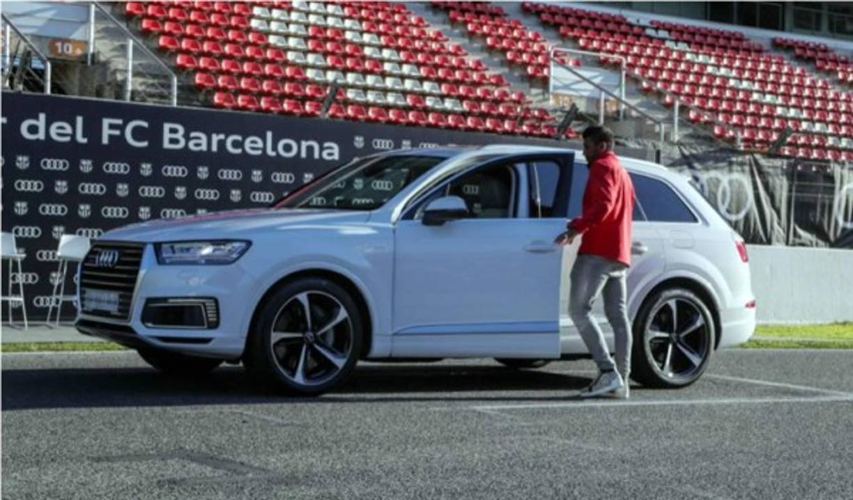 Paulinho / Q7 e-tron 3.0 TDI sport Blanco Glaciar. 373 CV (83.970 euros). El brasileño coincidió con su míster al quedarse con el híbrido e-tron.