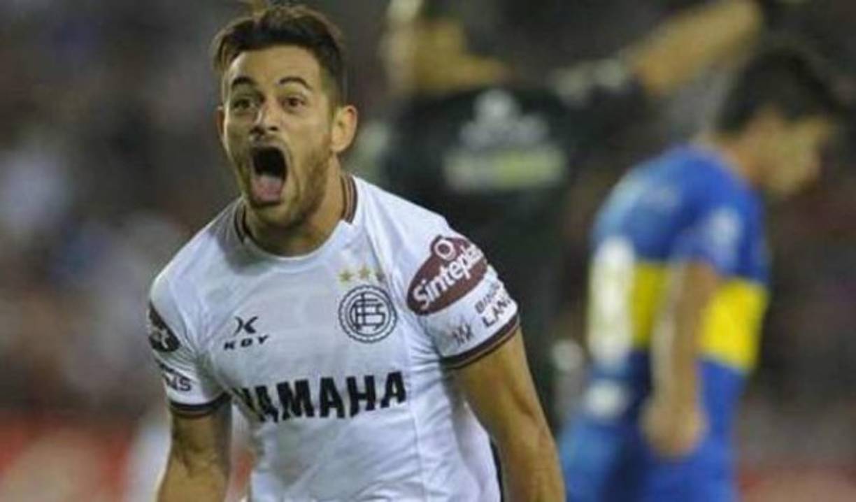 Dos semanas después, el 20 de marzo, Kate Rodríguez cubrió la victoria de Lanús sobre Boca (fue 2-0 con un gol del Laucha) y tras el partido llegó el primer encuentro cara a cara. '¿Qué se siente que uno esté ahí abajo y vea un montón de gente arriba gritando su nombre? preguntó la panameña.<br/><br/>