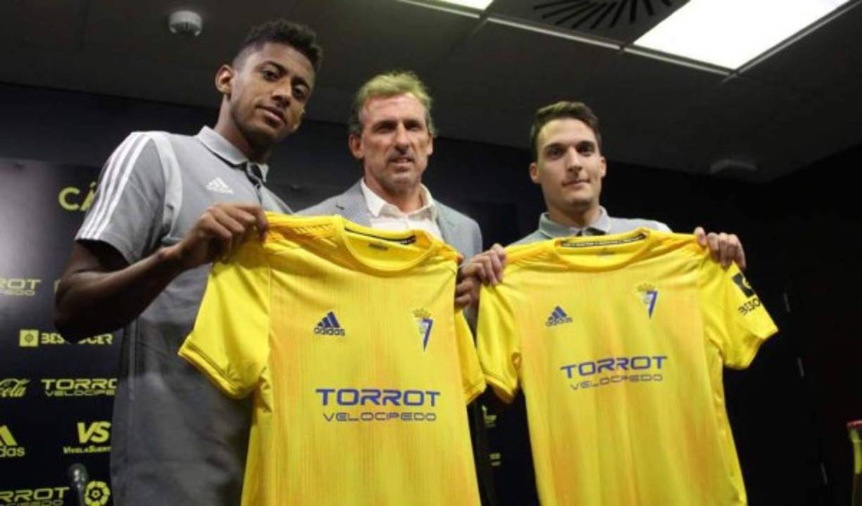 Antony Lozano y Quezada fueron presentados por el director deportivo del Cádiz.