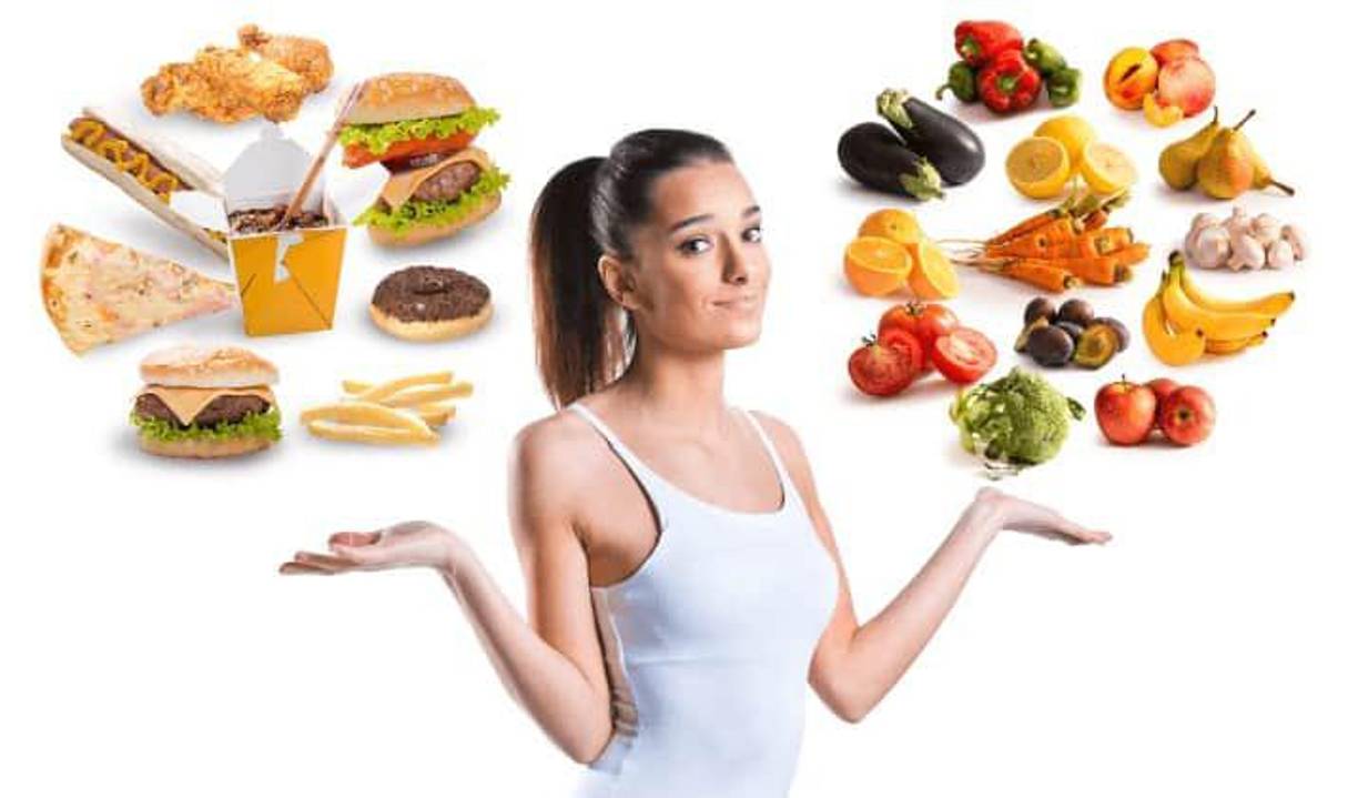 Aunque popularmente siempre se ha dicho que es mejor cenar temprano y ligero, una investigación de la Universitat Oberta de Catalunya (UOC) y la Columbia University ha puesto las bases científicas a esta afirmación. Según ha demostrado un estudio publicado<b> en abierto</b> en <i>Nutrition &amp; Diabetes</i>, del grupo <i>Nature</i>, <b>ingerir más del 45 % de las calorías del día a partir de las cinco de la tarde está asociado a una elevación de los niveles de glucosa</b>, con las consecuencias perjudiciales que esto comporta para la salud, independientemente del peso y la grasa corporal de la persona.