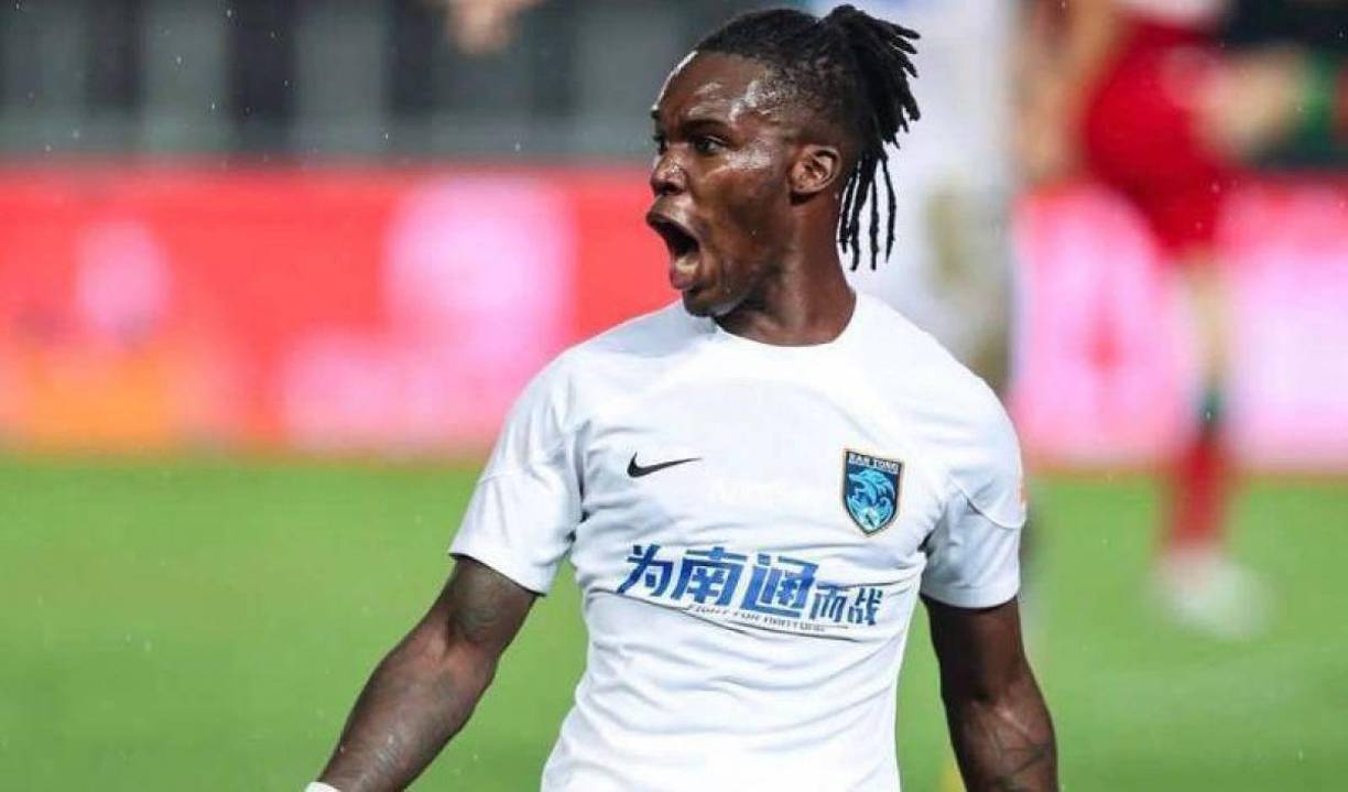 Román Rubilio Castillo - El legionario hondureño es otro de los nombres que ha sido vinculado en las últimas horas con el Marathón. Según Congresoccer, los verdes ya lanzaron una buena oferta al goleador, que también es pretendido por Motagua.