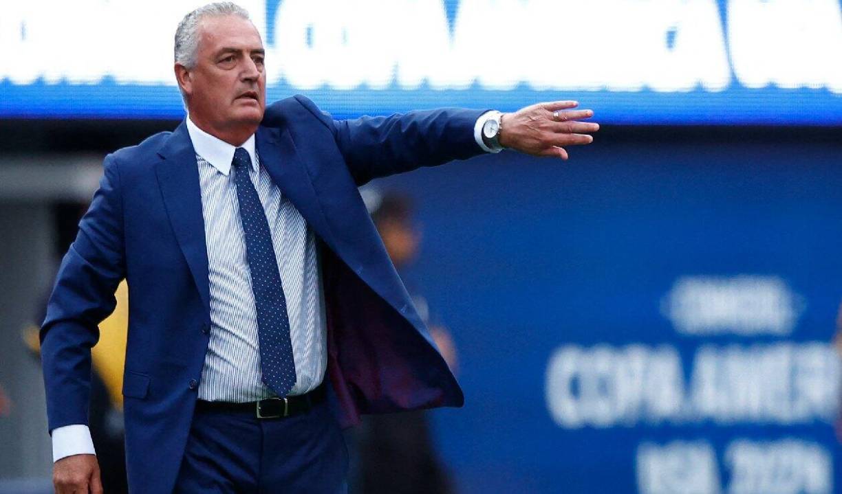 El comunicador paraguayo mencionó que la propuesta económica para Lechuga no es nada novedosa ni complicada para la Federación suramericana, pues el monto que podría percibir Alfaro resultaría muy similar a lo que se pagaba al antiguo entrenador Daniel Garnero.