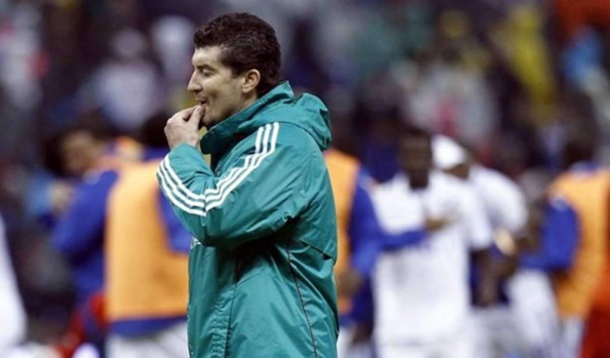 Finalmente, en 2013, Honduras se metió al estadio Azteca y se impuso por 2-1 a la selección mexicana, consiguiendo un histórico resultado, que dejó sin trabajo a José Manuel 'Chepo' de la Torre, quien tras la derrota no pudo seguir en el cargo.