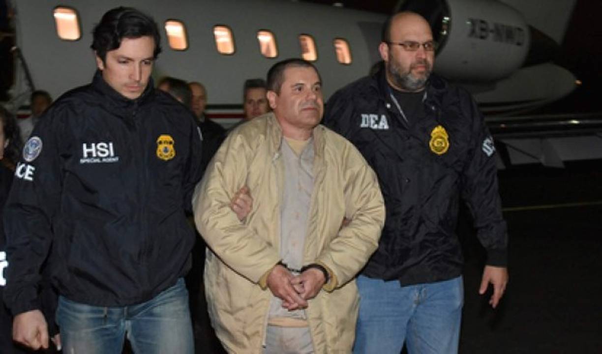 Los billetes de 200 pesos fueron expedidos en 2019 por el Banco de México, dos meses después de que el Chapo fuera condenado a cadena perpetua en Nueva York por liderar una organización criminal, cometer asesinatos, traficar marihuana, cocaína, metanfetamina y heroína a los Estados Unidos.