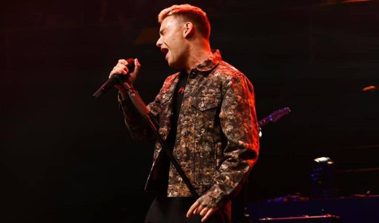 Las autoridades confirmaron el arresto de tres sospechosos poco después de que el cuerpo de Liam fuera entregado a su devastada familia la semana pasada. El vuelo que trajo a Liam a casa se convirtió en el vuelo más seguido de la historia, mientras millones de fanáticos en todo el mundo continúan lamentando la pérdida del amado padre de uno.