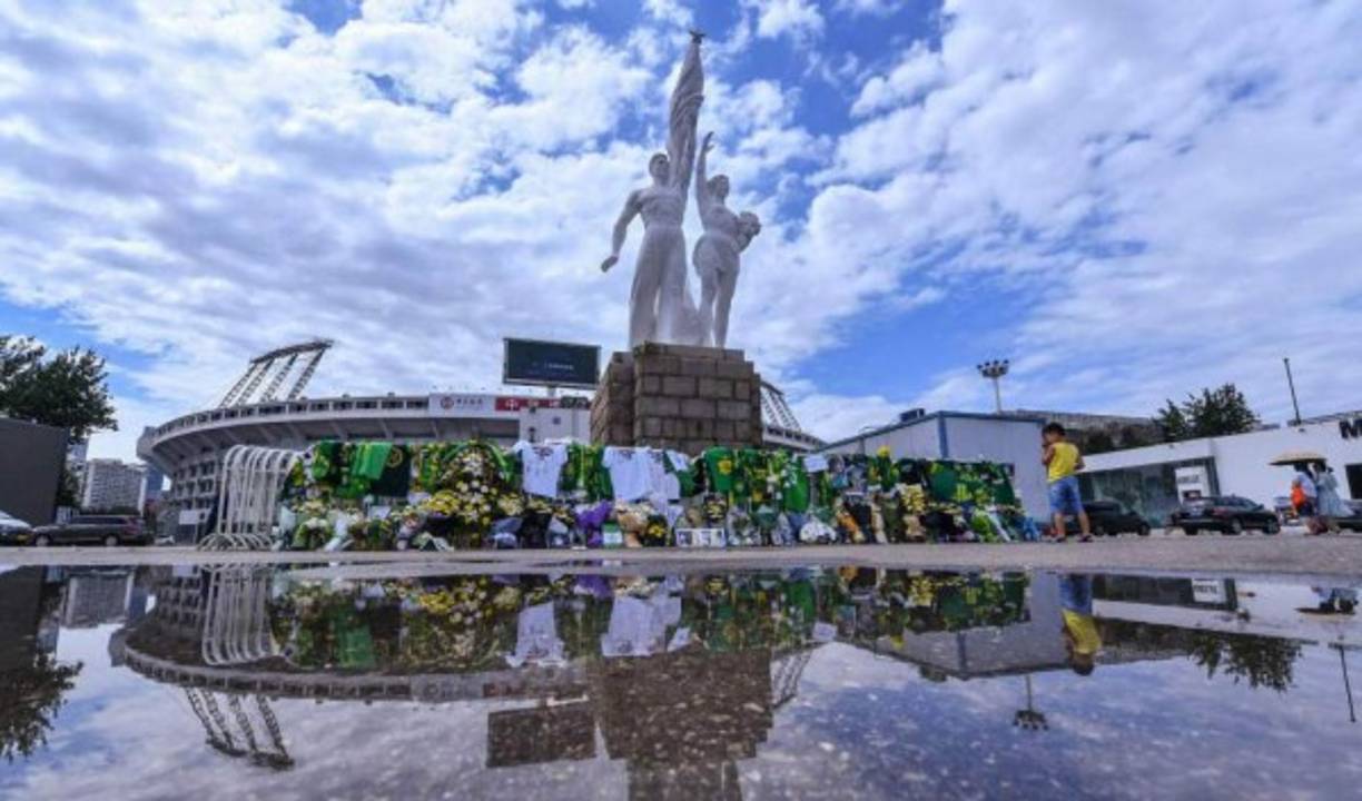 En el Estadio de los Trabajadores del equipo Beijing Guoan se le ha hecho un pequeño homenaje al Pery Martínez.
