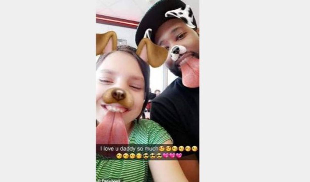 A pesar de que sus registros de nacimiento aún son confusos, el desarrollo de su vida dio un giro inesperado cuando llegó a un nuevo hogar donde la llenan de amor.