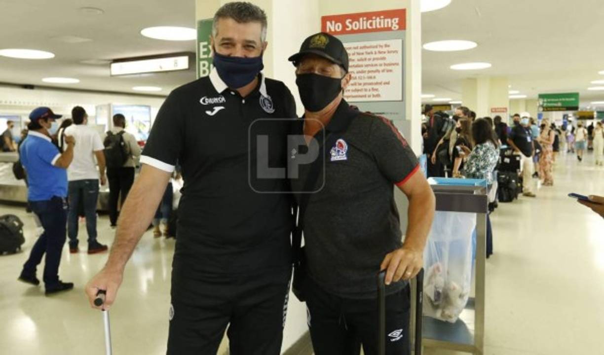 El entrenador del Motagua y Olimpia se mostraron muy respetuosos y tuvieron hasta tiempo para compartir en donde el buen ambiente predominó.