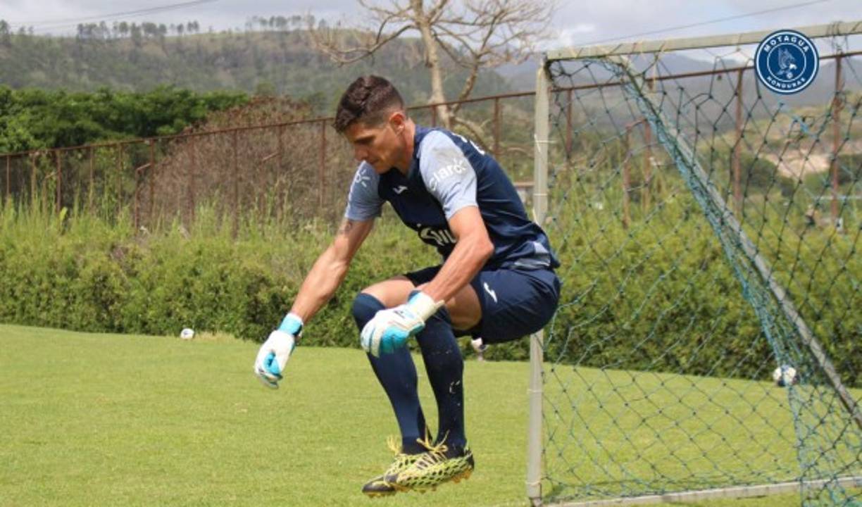 El portero Jonathan Rougier se sumó a la pretemporada del Motagua y ha sido designado como el nuevo capitán de los azules. El cancerbero obtendrá la nacionalidad hondureña y con ello el cuadro capitalino podría fichar a un extranjero.