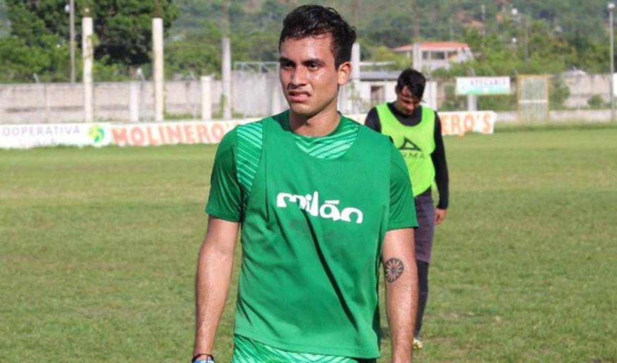 Sorpresa. Jugador colombiano Carlos Arroyo busca una oportunidad en la Real Sociedad de Tocoa y ha señalado que estuvo en las inferiores del Sevilla de España.