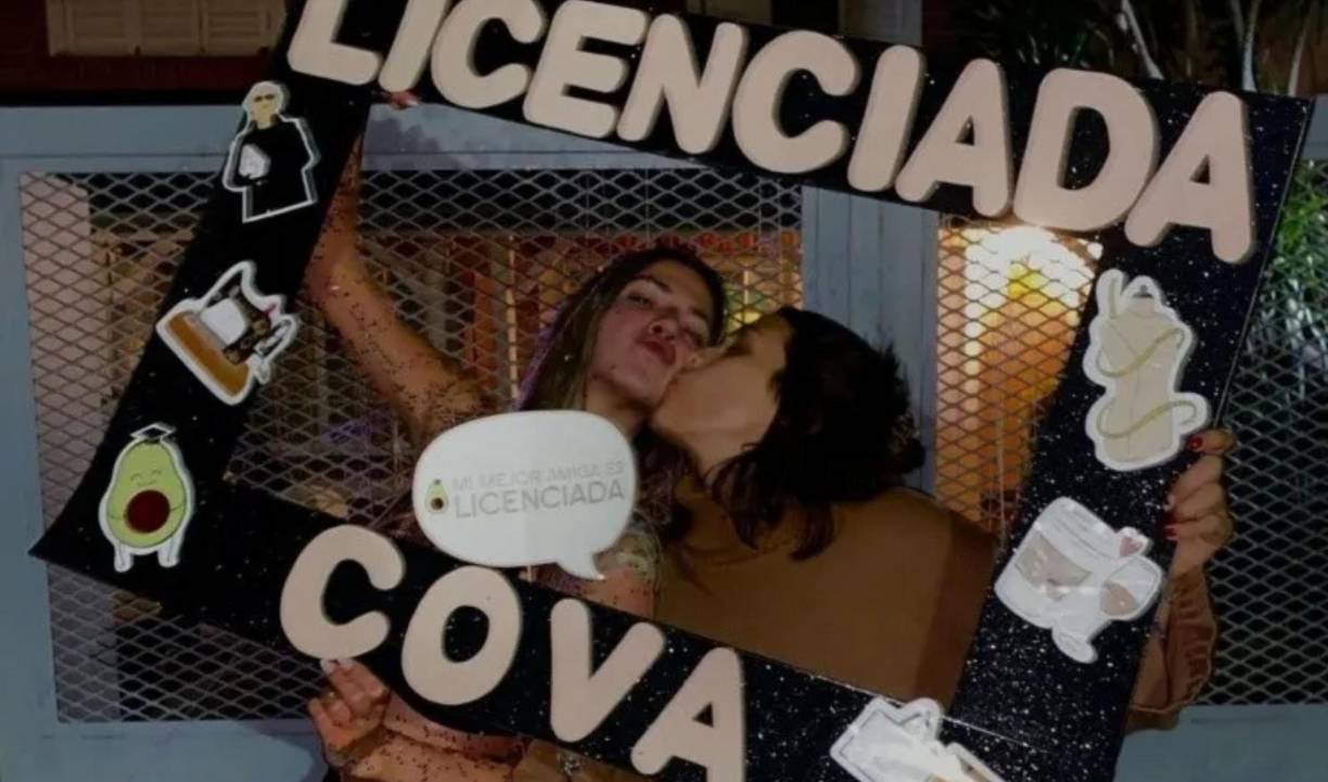 <b>Alexis Mac Allister se habría enamorado de Ailén Cova</b>, su mejor amiga, quien le dejaba mensajes cariñosos a la pareja en las redes sociales.